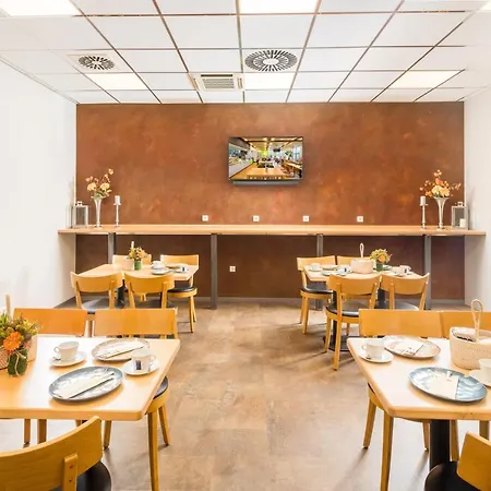 Hotel Neumarkt 3*