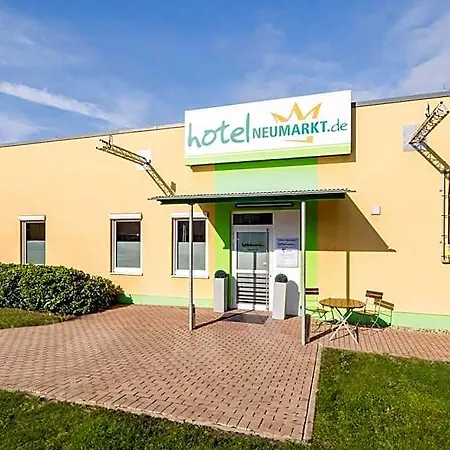 Hotel Neumarkt 3*